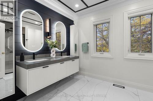 3353 Loyalist Drive, Mississauga, ON - Indoor Photo Showing Bathroom
