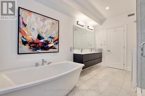 137 High Street W, Mississauga, ON - Indoor Photo Showing Bathroom