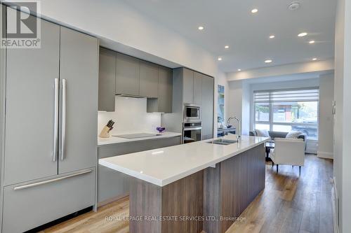 137 High Street W, Mississauga, ON - Indoor Photo Showing Kitchen With Double Sink With Upgraded Kitchen