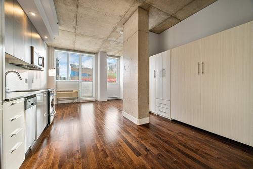 Kitchen - 206-888 Rue Wellington, Montréal (Ville-Marie), QC - Indoor Photo Showing Kitchen