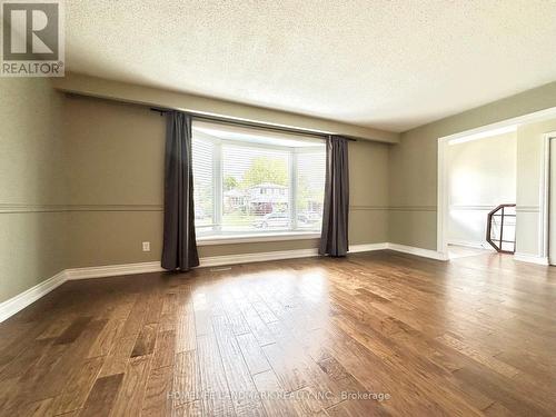 684 Cape Avenue, Burlington, ON - Indoor Photo Showing Other Room