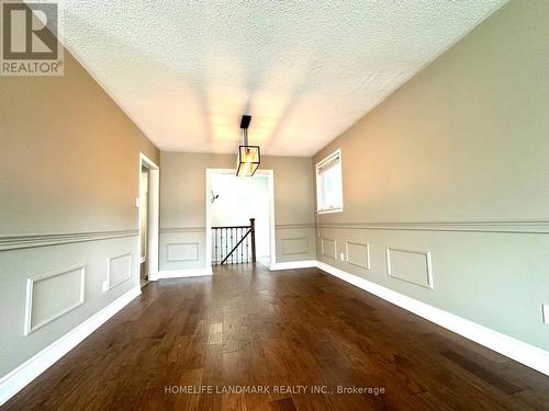 684 Cape Avenue, Burlington, ON - Indoor Photo Showing Other Room