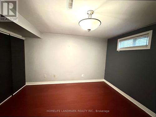 684 Cape Avenue, Burlington, ON - Indoor Photo Showing Other Room