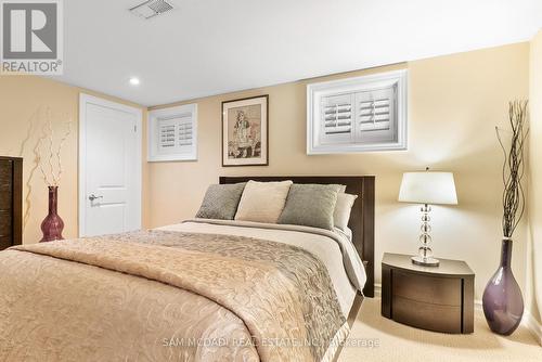 1522 Glenhill Crescent, Mississauga, ON - Indoor Photo Showing Bedroom