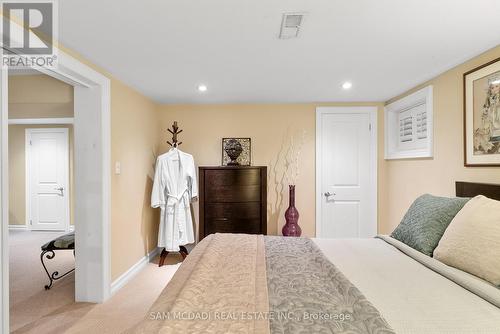 1522 Glenhill Crescent, Mississauga, ON - Indoor Photo Showing Bedroom