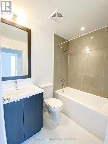 3510 - 7 Mabelle Avenue, Toronto, ON - Indoor Photo Showing Bathroom