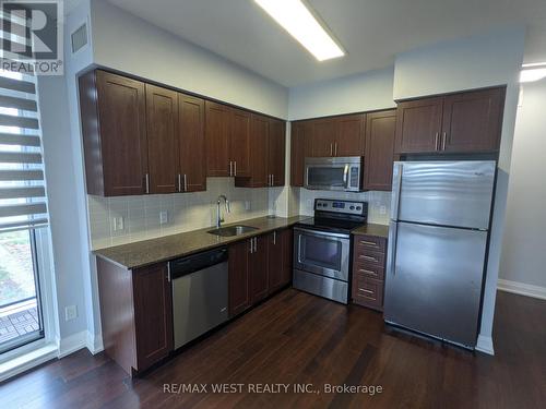 404 - 85 North Park Road, Vaughan, ON - Indoor Photo Showing Kitchen With Stainless Steel Kitchen