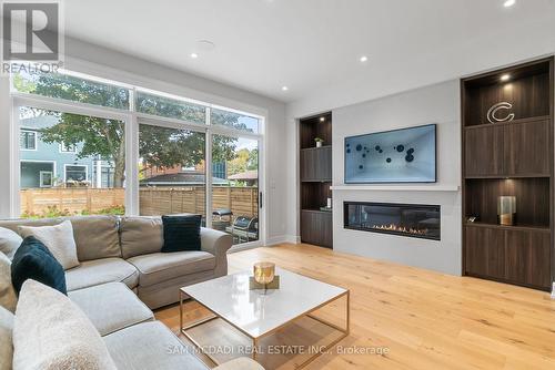 39 Oakwood Avenue N, Mississauga, ON - Indoor Photo Showing Living Room With Fireplace