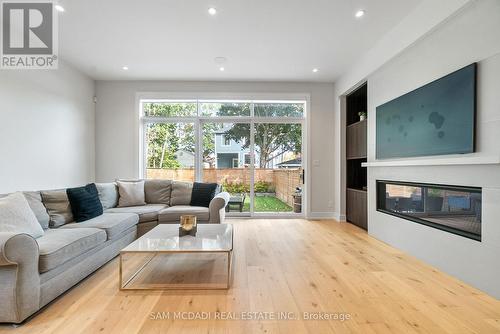 39 Oakwood Avenue N, Mississauga, ON - Indoor Photo Showing Living Room With Fireplace