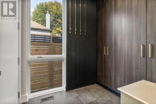 39 Oakwood Avenue N, Mississauga, ON - Indoor Photo Showing Other Room