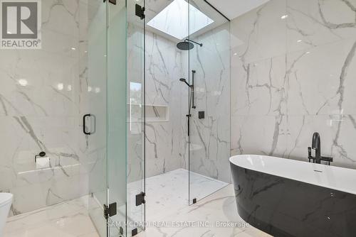 39 Oakwood Avenue N, Mississauga, ON - Indoor Photo Showing Bathroom