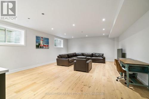 39 Oakwood Avenue N, Mississauga, ON - Indoor