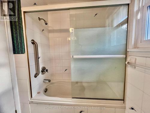 2319 Barclay Road, Burlington, ON - Indoor Photo Showing Bathroom