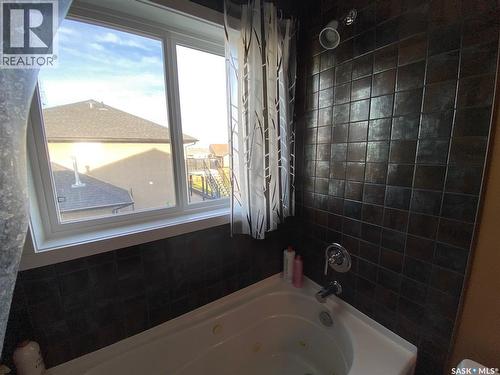 454 Darlington Street E, Yorkton, SK - Indoor Photo Showing Bathroom