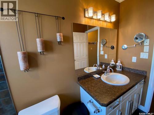 454 Darlington Street E, Yorkton, SK - Indoor Photo Showing Bathroom