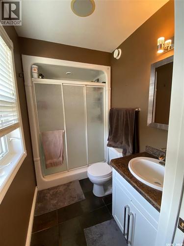 454 Darlington Street E, Yorkton, SK - Indoor Photo Showing Bathroom