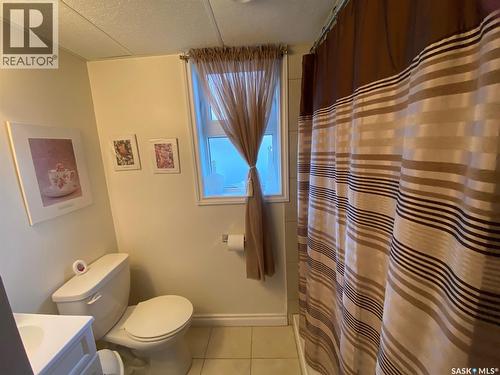 454 Darlington Street E, Yorkton, SK - Indoor Photo Showing Bathroom