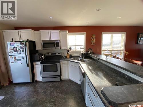 454 Darlington Street E, Yorkton, SK - Indoor Photo Showing Kitchen With Double Sink