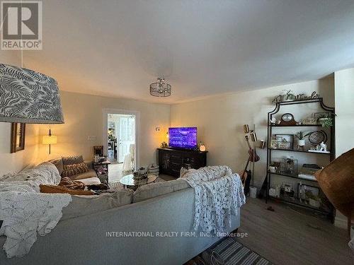 197 Division Street, Cobourg, ON - Indoor Photo Showing Living Room