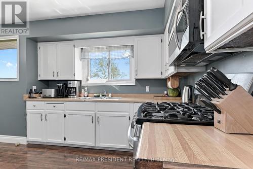 40233 Forks Road S, Wainfleet, ON - Indoor Photo Showing Kitchen