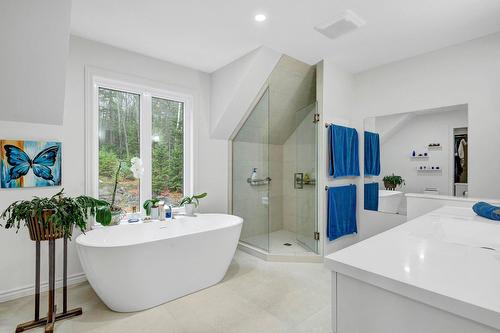 Salle de bains attenante à la CCP - 326 Ch. Filion, Sainte-Anne-Des-Lacs, QC - Indoor Photo Showing Bathroom