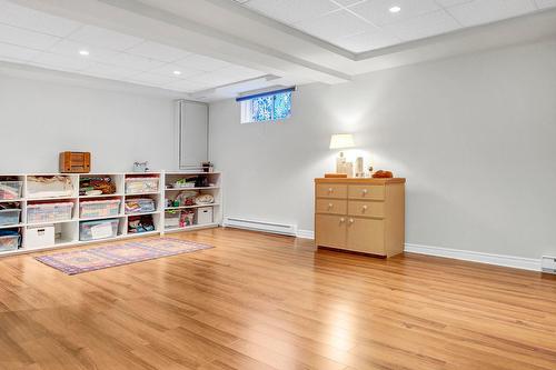 Salle familiale - 326 Ch. Filion, Sainte-Anne-Des-Lacs, QC - Indoor