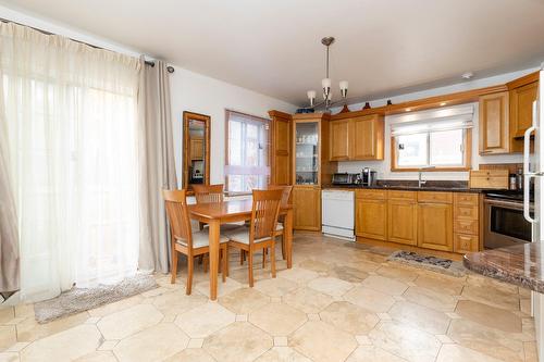 Cuisine - 12055 Av. Éthier, Montréal (Montréal-Nord), QC - Indoor