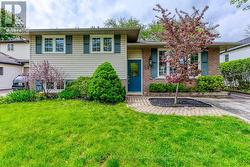 59 MCCRANEY STREET W  Oakville, ON L6H 1H5