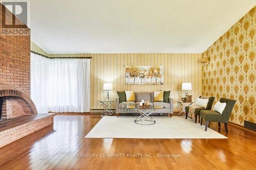1 Goodland Gate, Toronto (Agincourt South-Malvern West), ON - Indoor Photo Showing Living Room