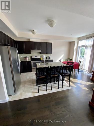 108 Camden Private, Ottawa, ON - Indoor Photo Showing Kitchen
