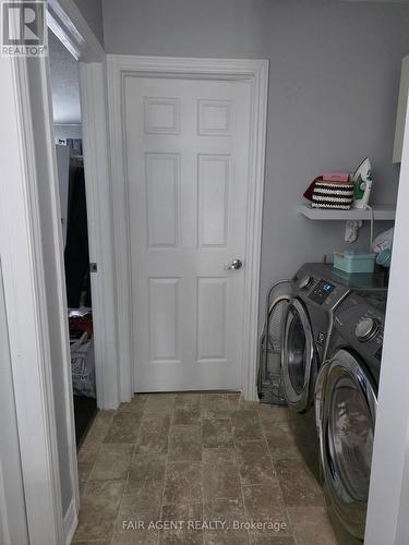 261 Trillium Circle, Alfred And Plantagenet, ON - Indoor Photo Showing Laundry Room