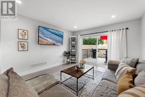 39 Caleb Crescent, Quinte West (Frankford Ward), ON - Indoor Photo Showing Living Room