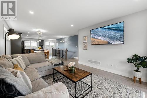 39 Caleb Crescent, Quinte West (Frankford Ward), ON - Indoor Photo Showing Living Room