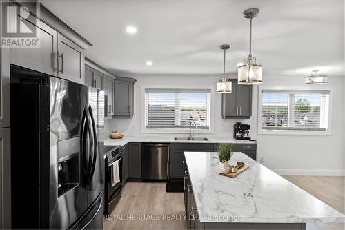 39 Caleb Crescent, Quinte West (Frankford Ward), ON - Indoor Photo Showing Kitchen With Double Sink With Upgraded Kitchen