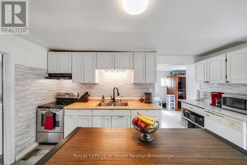 116 Robert Street E, Penetanguishene, ON - Indoor Photo Showing Kitchen With Double Sink