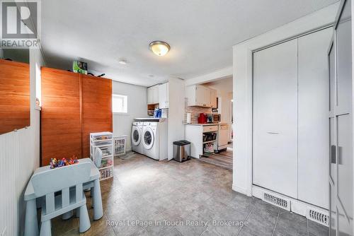 116 Robert Street E, Penetanguishene, ON - Indoor Photo Showing Laundry Room