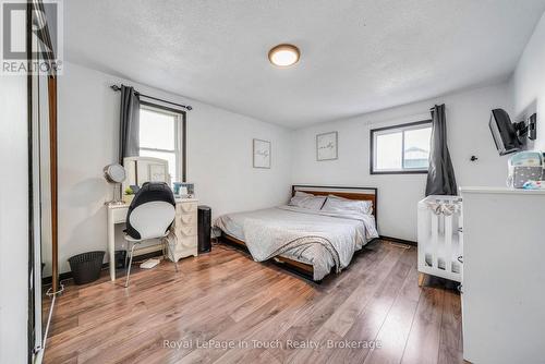116 Robert Street E, Penetanguishene, ON - Indoor Photo Showing Bedroom
