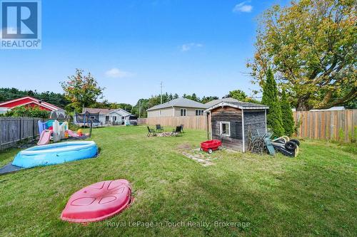 116 Robert Street E, Penetanguishene, ON - Outdoor With Backyard