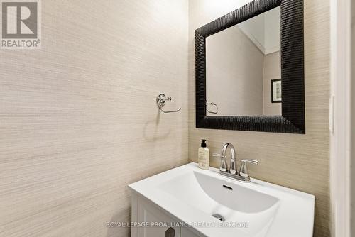 804 Lees Avenue, Cobourg, ON - Indoor Photo Showing Bathroom