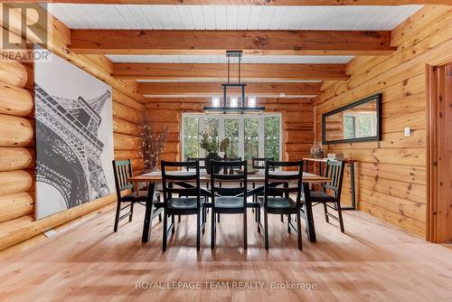 9 Hubertine Gate, Ottawa, ON - Indoor Photo Showing Dining Room