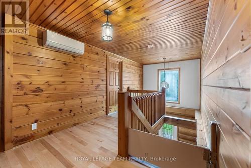 9 Hubertine Gate, Ottawa, ON - Indoor Photo Showing Other Room