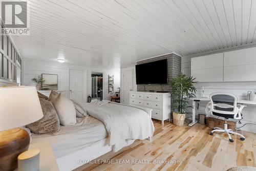 9 Hubertine Gate, Ottawa, ON - Indoor Photo Showing Bedroom