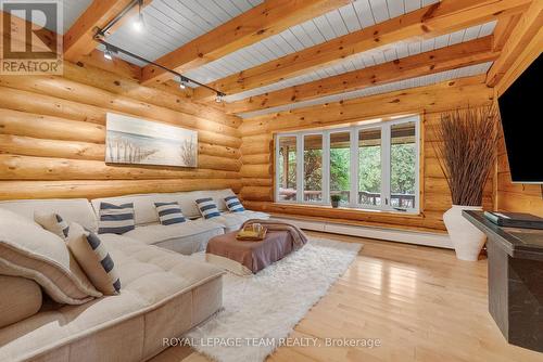 9 Hubertine Gate, Ottawa, ON - Indoor