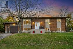 2 POTTER DRIVE  Loyalist (Odessa), ON K0H 2H0