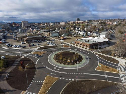 2 142 Cumberland Street N, Thunder Bay, ON 