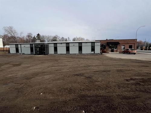 2 142 Cumberland Street N, Thunder Bay, ON 