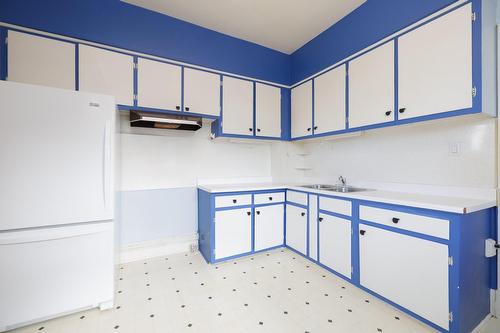 Cuisine - 2180  - 2182 Av. De Melrose, Montréal (Côte-Des-Neiges/Notre-Dame-De-Grâce), QC - Indoor