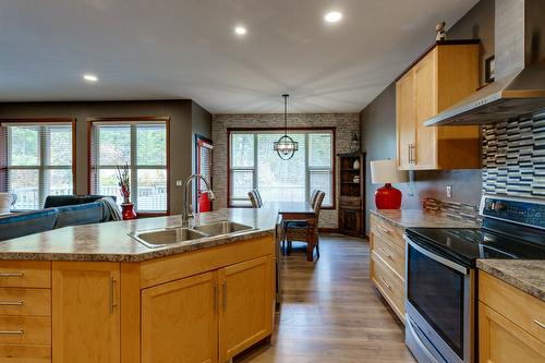 750 Firwood Road, Kelowna, BC - Indoor Photo Showing Kitchen With Double Sink