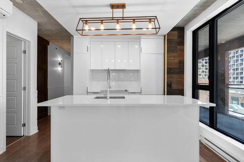 Kitchen - 409-1165 Rue Wellington, Montréal (Le Sud-Ouest), QC - Indoor Photo Showing Kitchen With Upgraded Kitchen