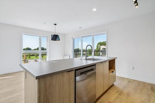Overall view - 2405-4955 Rue Des Ormes, Contrecoeur, QC - Indoor Photo Showing Kitchen